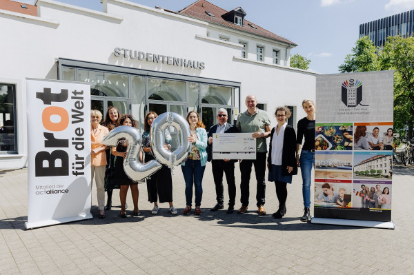 Solidarity project: 7,800 euros in aid for families in Bangladesh and a total of 100,000 euros in donations from 20 years of the solidarity project